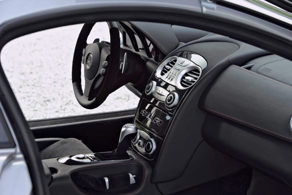 Mercedes-Benz SLR McLaren 722 interior