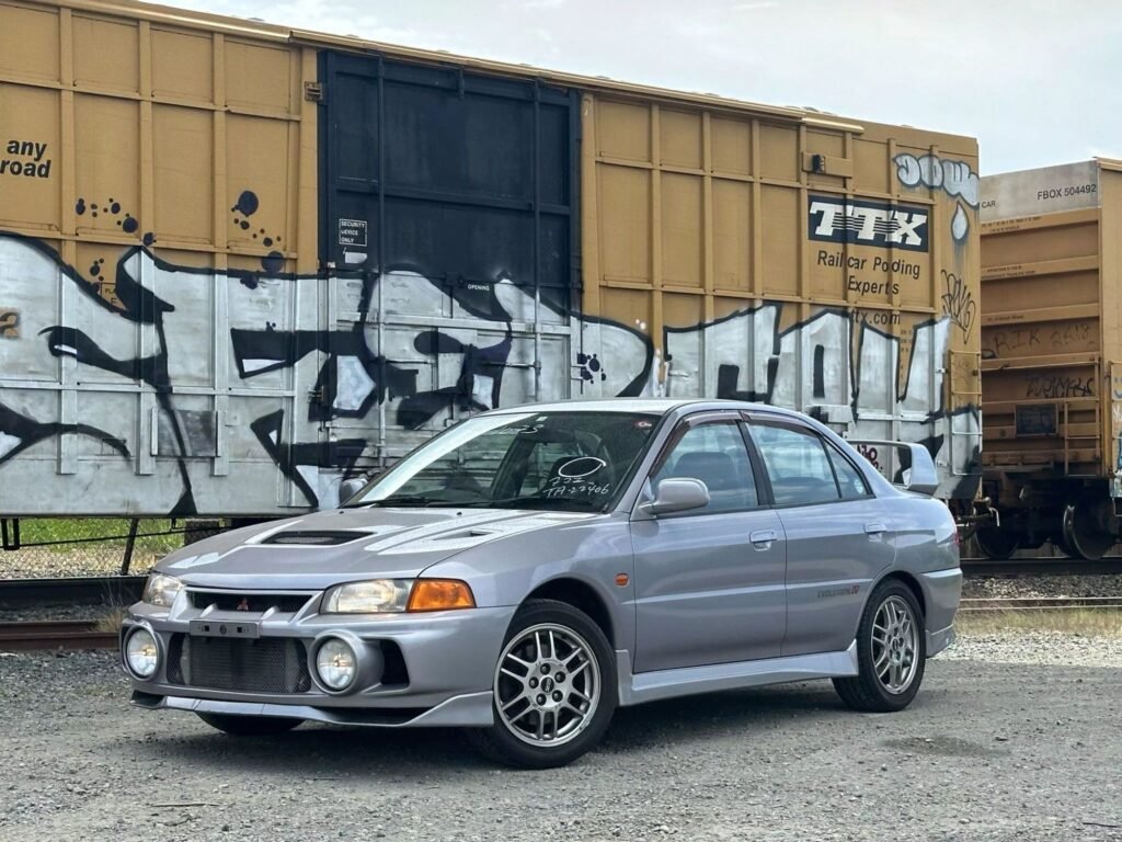 sliver Mitsubishi Lancer Evolution IV