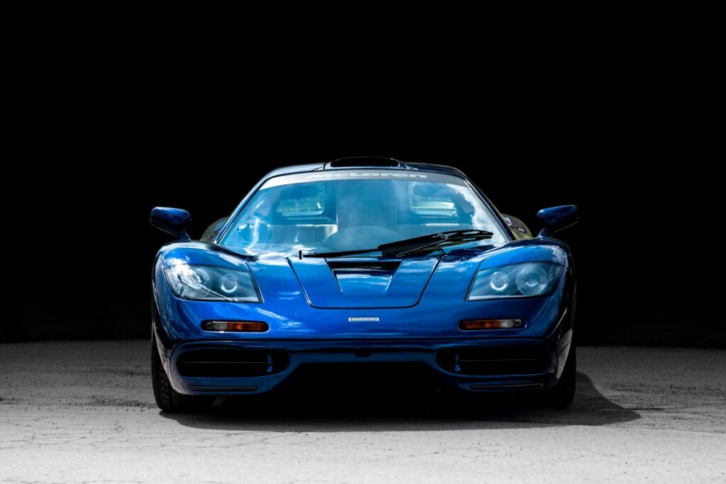 A blue Mclaren F1