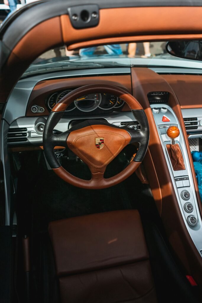 Porsche Carrera GT interior