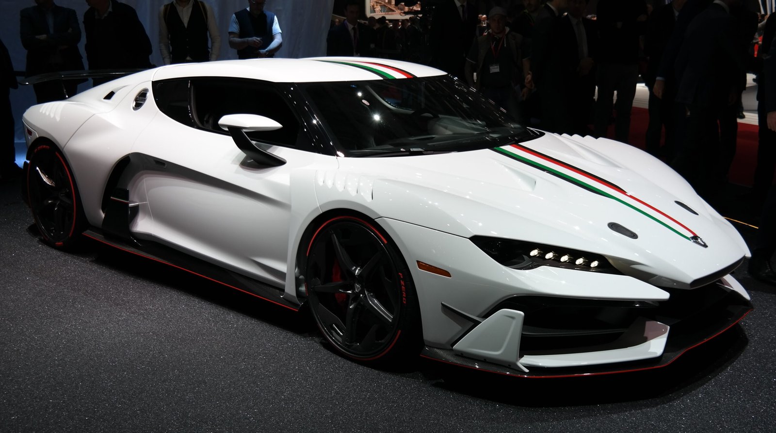 white Zerouno Supercar