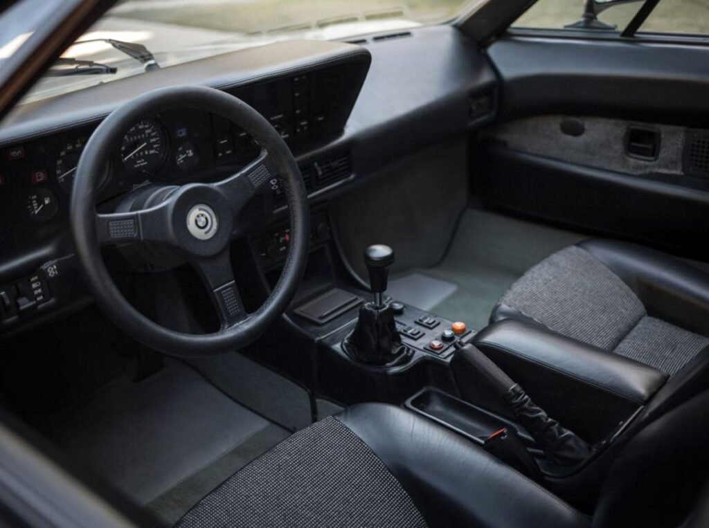 BMW M1 Interior 