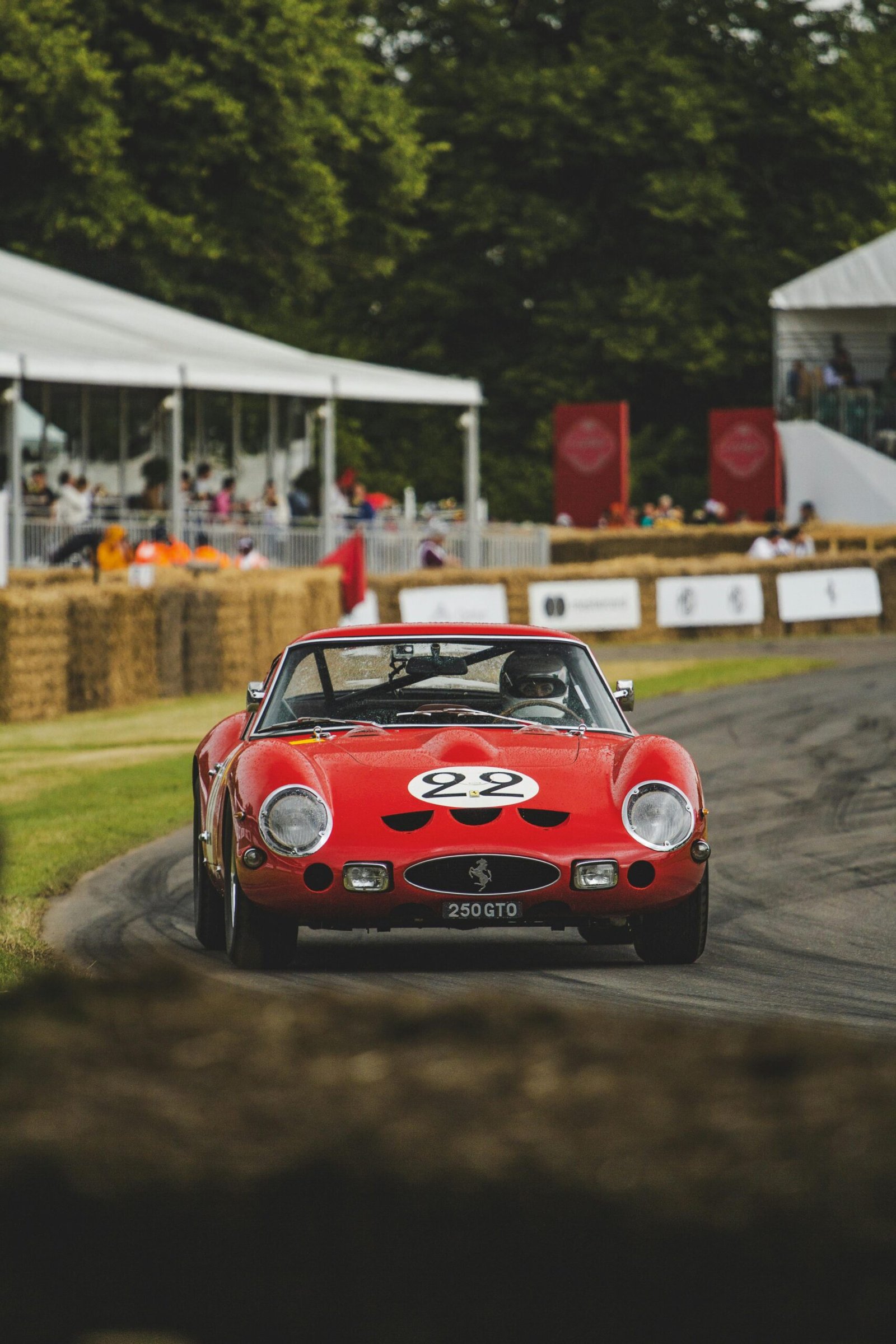 Ferrari 250 GTO racing