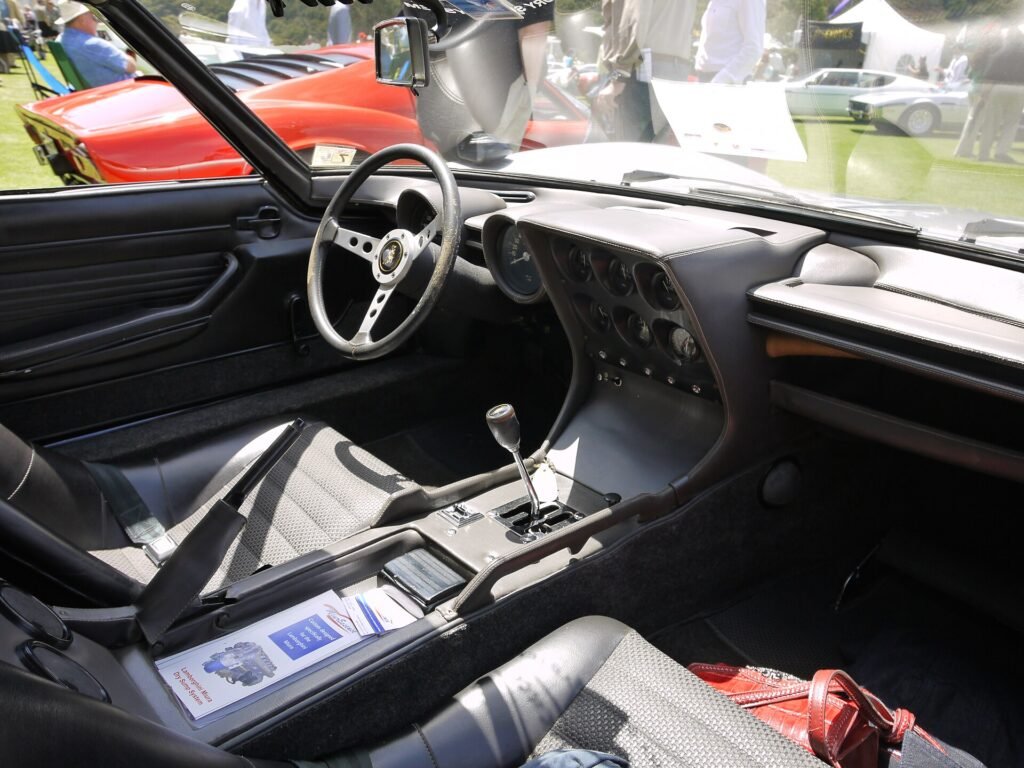 Lamborghini Miura interior