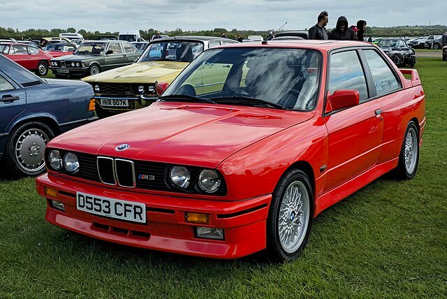 A red BMW M3 E30