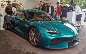 Green koenigsegg gemera