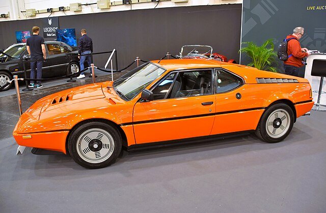 BMW M1 side view 