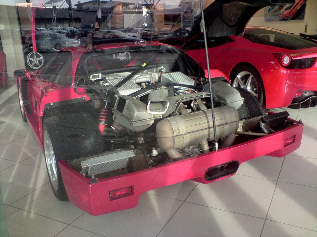 Ferrari F40 engine