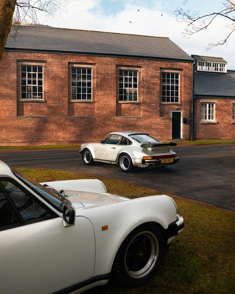 Two white porches turbo 930
