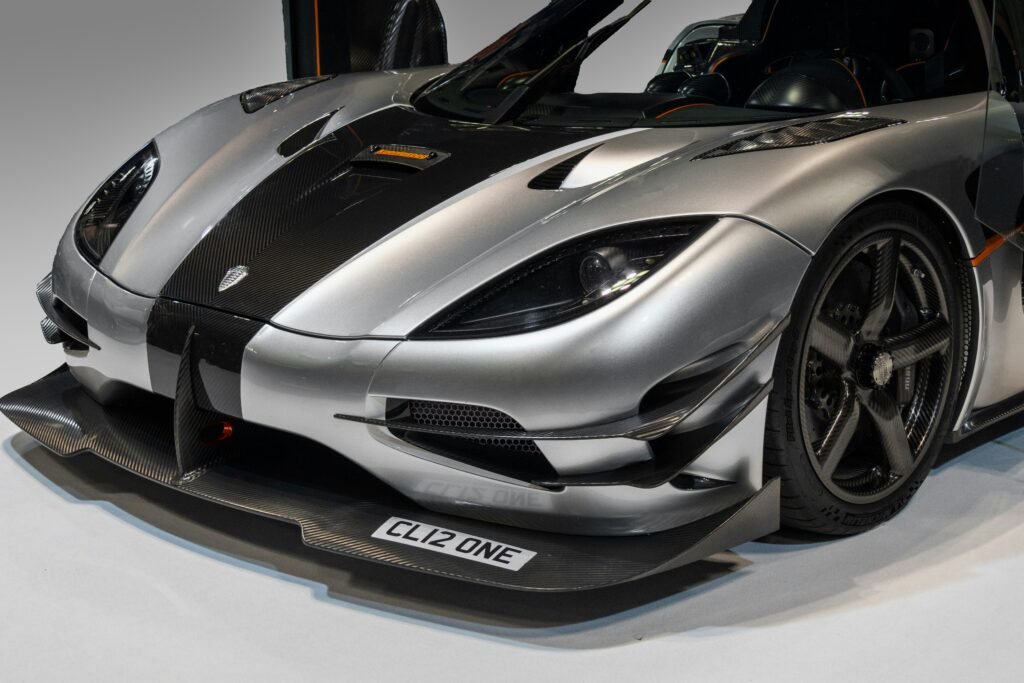 sliver Koenigsegg one 